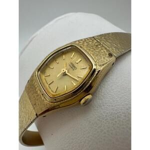 Vintage Seiko Quartz Women’s Watch 17mm – Gold Tone 4N01 – Petite 1980s 1990s